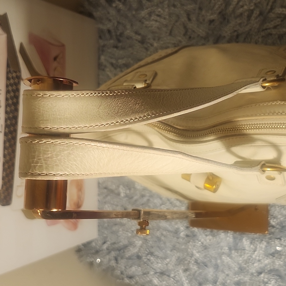 Yves Saint Laurent Off-White Shoulder Bag with Gold Accents - Picture 7 of 16
